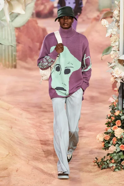 Look 19
